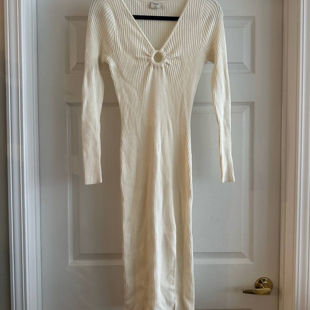 Abercrombie & Fitch Ribbed Long Sleeve Midi Dress with Keyhole Detail